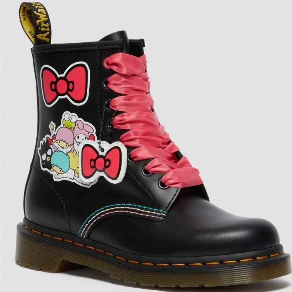 Dr. Martens x Hello Kitty and Friends 1460 Smooth boots W7/M6 UK5 NWB